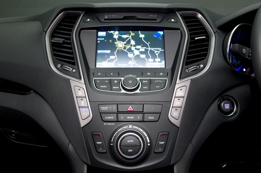  Hyundai Santa Fe 2012 года  (UK) (фото 2 из 21)